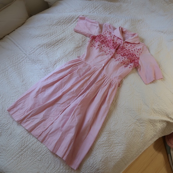 Dresses & Skirts - Light Pink Embroidered 1950s 1960s Vintage Dress